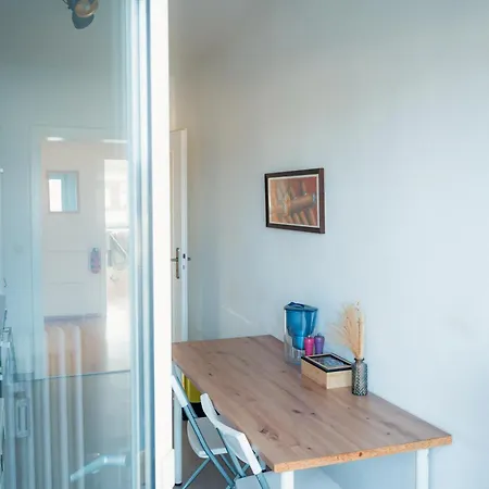 N4 Centrally Located 3-room With Balcony Or Individual