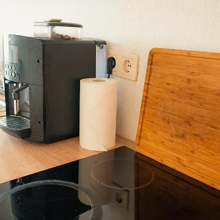 N4 Centrally Located 3-room With Balcony Or Individual Homestay szállás