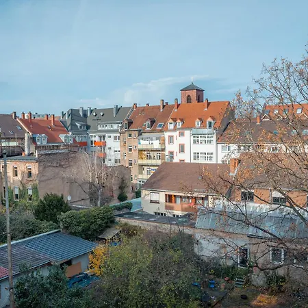 Homestay szállás N4 Centrally Located 3-room With Balcony Or Individual