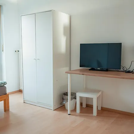 N4 Centrally Located 3-room With Balcony Or Individual