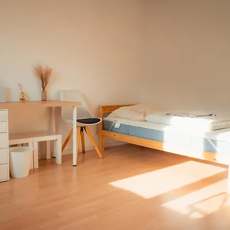 N4 Centrally Located 3-room With Balcony Or Individual *
